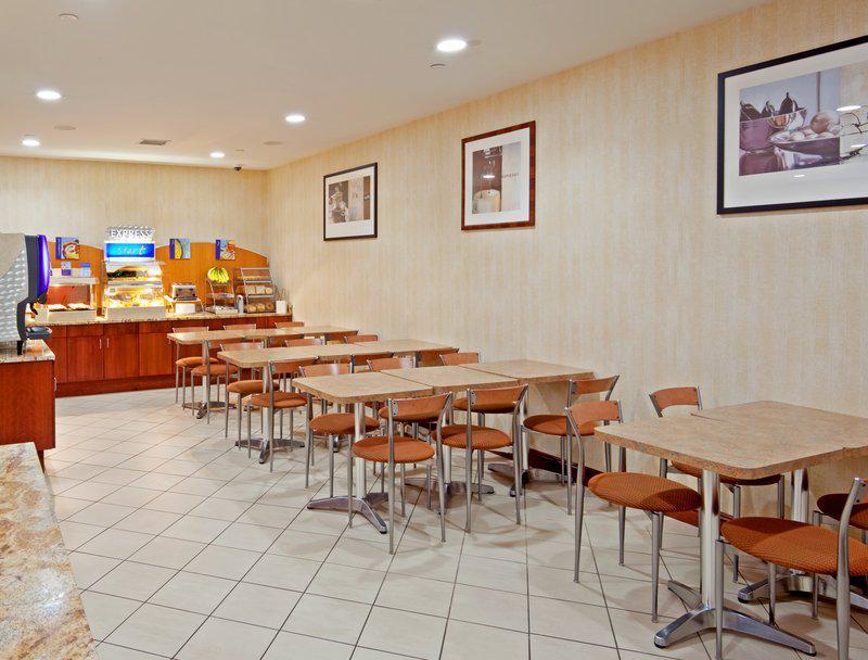 Holiday Inn Express Laguardia Airport, An Ihg Hotel Nova York Restaurante foto